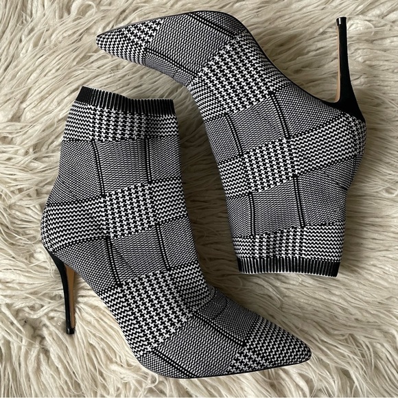 Something Navy Nix Plaid Houndstooth Black White Ankle Sock Booties EUC Size 9 - Picture 3 of 11